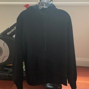 Aritzia TNA sweatshirt